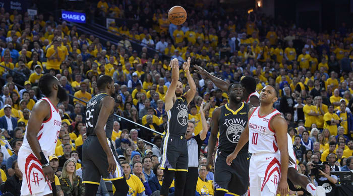 stephen-curry-new-nba-warriors-sprawl-ball.jpg